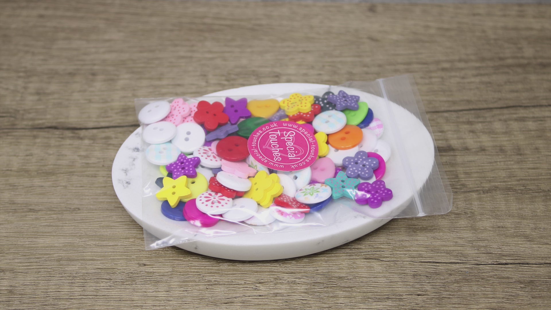 100 Mixed Wooden & Acrylic Buttons