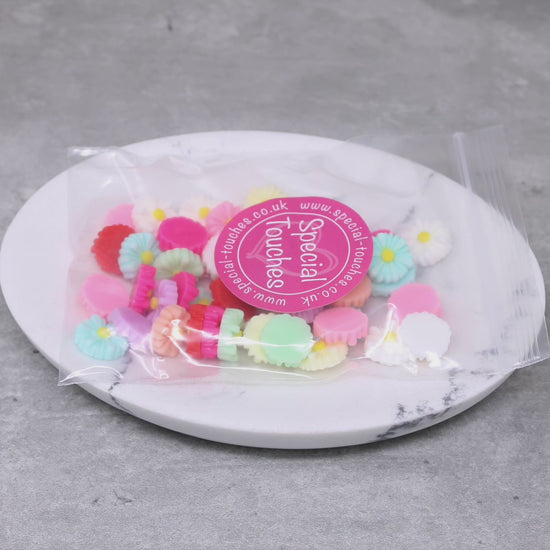 13mm Daisy Flatbacks - Pack of 45